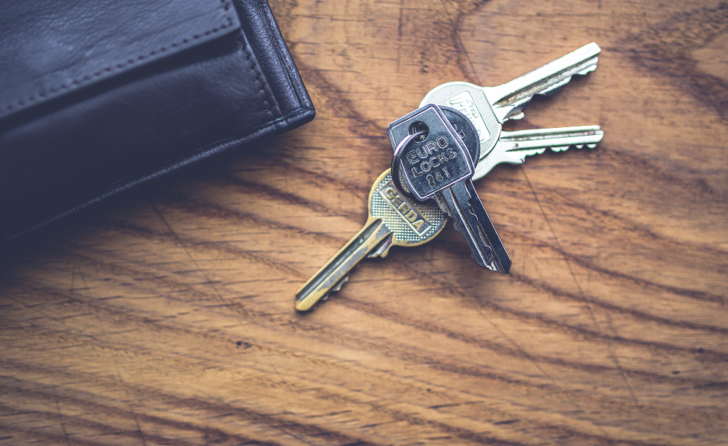 What to Do When You Lock Your Keys in Your Car Without Spare?A Complete Guide